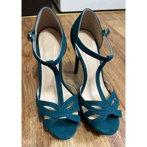 Charlotte Russe Green Suede Avalon Platform Heels Size 7